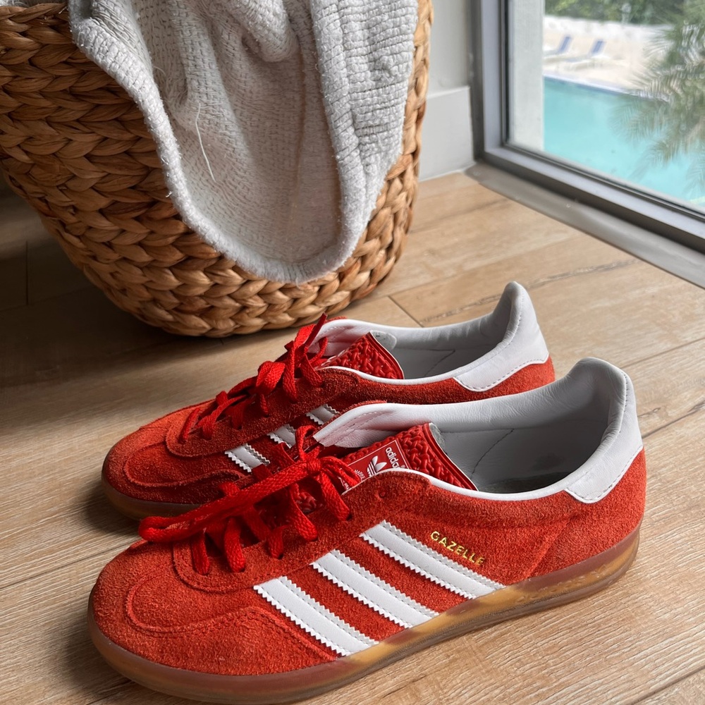 Adidas gazelle indoor red